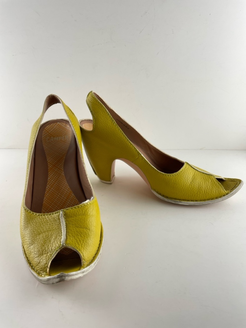 Camper Leather Peep Toe Heels Size 39 Yellow Sculptural Wedge Pumps - Picture 3 of 9